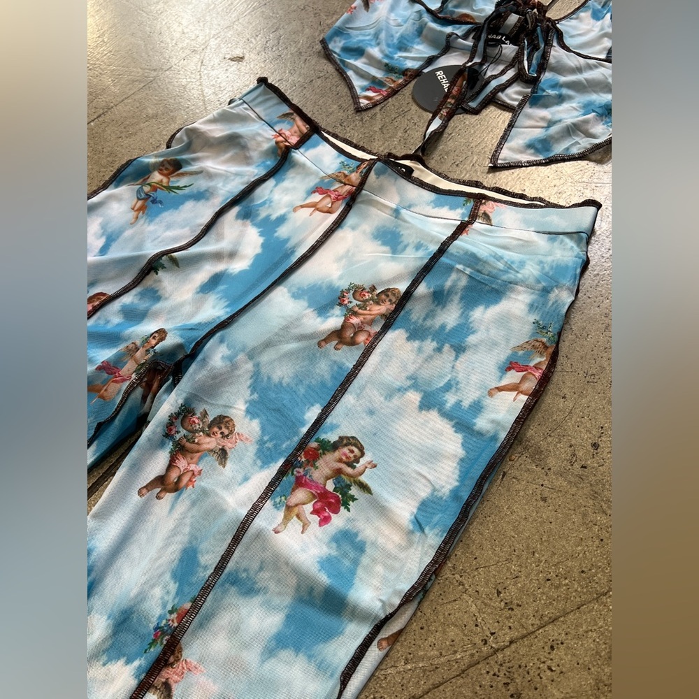 💚 3775. Angel Printed Mesh Slit Leggings and Halter Top - Picture 4 of 5